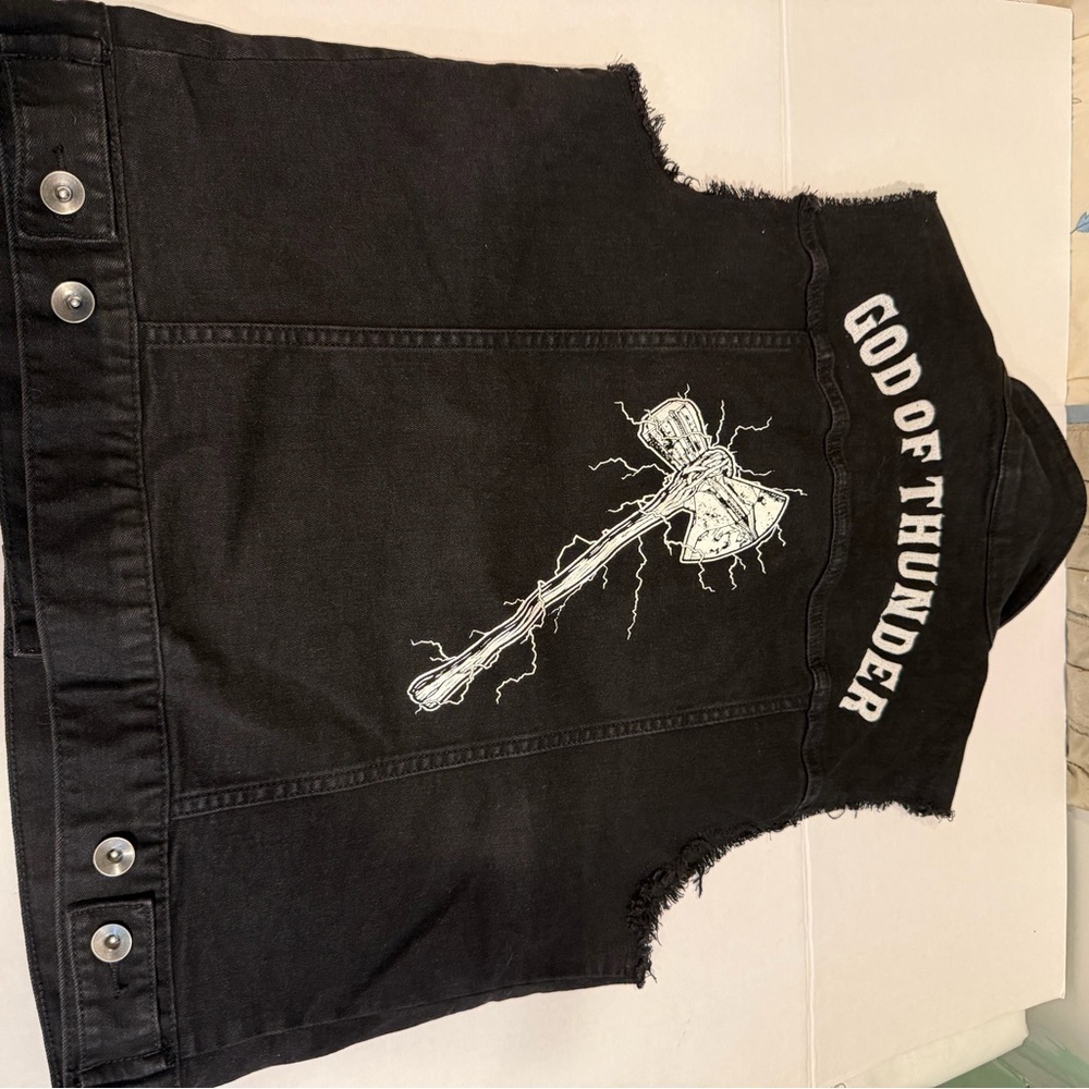 Her Universe Black Marvel Avengers Denim Vest - Picture 5 of 6